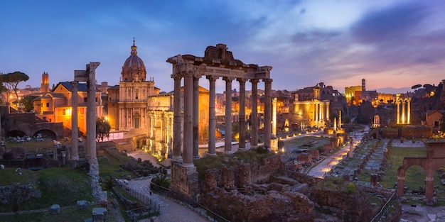 Panoramic view of the Roman Forum with ruins and historical sites.